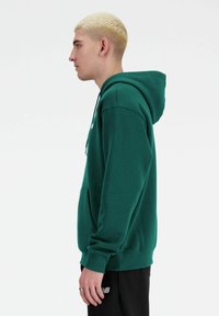 New Balance ESSENTIALS FRENCH - Felpa con cappuccio - nightwatch green