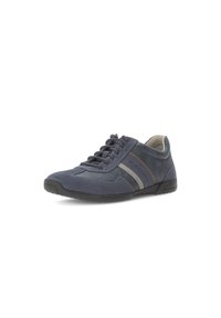 Sneakers en suède bleu foncé avec des rayures grises, à bout arrondi, à lacets, et semelle en caoutchouc noir. Tige texturée pour une meilleure adhérence.