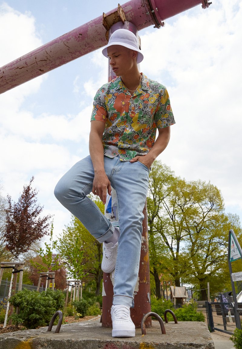 Levi's® 511 SLIM - Calças de ganga de perna direita - light indigo worn in