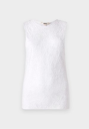 Hvit ermeløs topp med et teksturert blomstermønster i blonder, med rund halslinning og rett snitt. Ingen synlige detaljer eller accenter.