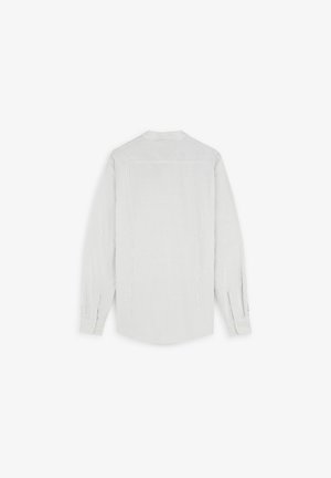 Herre langærmet skjorte i lys grå med tynde lodrette striber. Har knapmanchetter og en rygfælde for nem bevægelse.