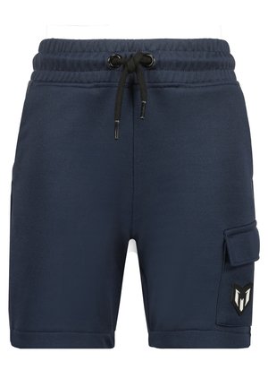Granatowe krótkie spodenki ze sznurkiem, elastyczną talią oraz boczną kieszenią typu cargo z czarno-białą naszywką z logo.