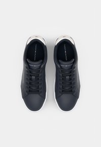 Thumbnail Image 7
