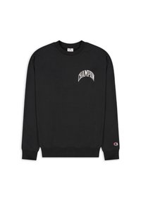 Sudadera negra de manga larga con el texto blanco "CHAMPION" en el lado izquierdo del pecho y un pequeño logotipo de Champion en el puño izquierdo.