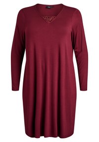 Bordo dolga obleka z dolgimi rokavi in V-izrezom, detajl iz čipke na prsih, narejena iz mehkega materiala, sproščenega kroja in srednje dolžine.