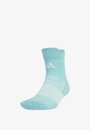 Calcetín deportivo azul claro con un puño acanalado, patrón de malla ventilada y puntera reforzada, diseñado para la comodidad y la transpirabilidad.
