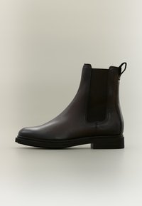 Sélectionné, dark brown