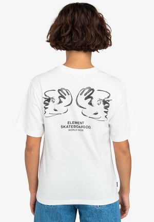 Biały bawełniany t-shirt z krótkimi rękawami, z czarnym graficznym motywem dwóch abstrakcyjnych dłoni i napisem Element Skateboard Co. na plecach.