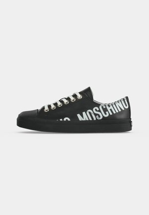 MOSCHINO, LOGO - Маратонки - nero/bianco