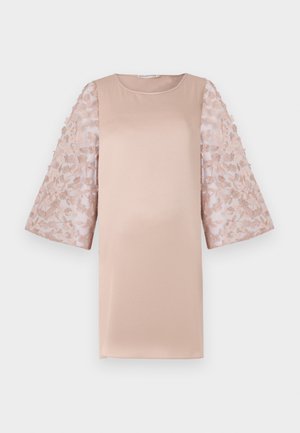Hele roosa kleit solide bodice'i ja läbipaistvate lillelise pitsist varrukatega. Omab ümmargust kaelust ja vaba lõiget, rõhutades elegantset disaini.