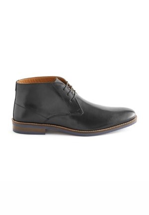 LEATHER CHUKKA BOOTS - Gležnjarji z vezalkami - black