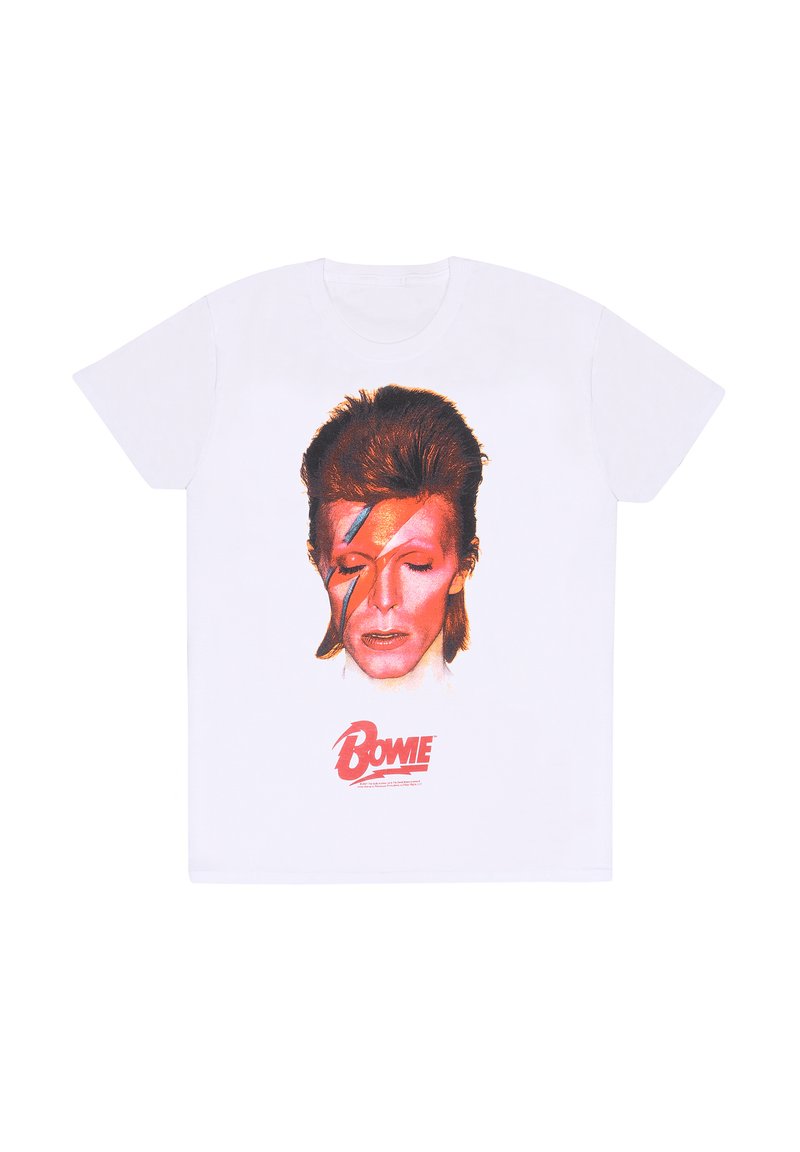 Camiseta de algodón blanca con una ilustración impresa de una persona con cabello estilizado y pintura facial, junto con el texto rojo "BOWIE" en la parte inferior.