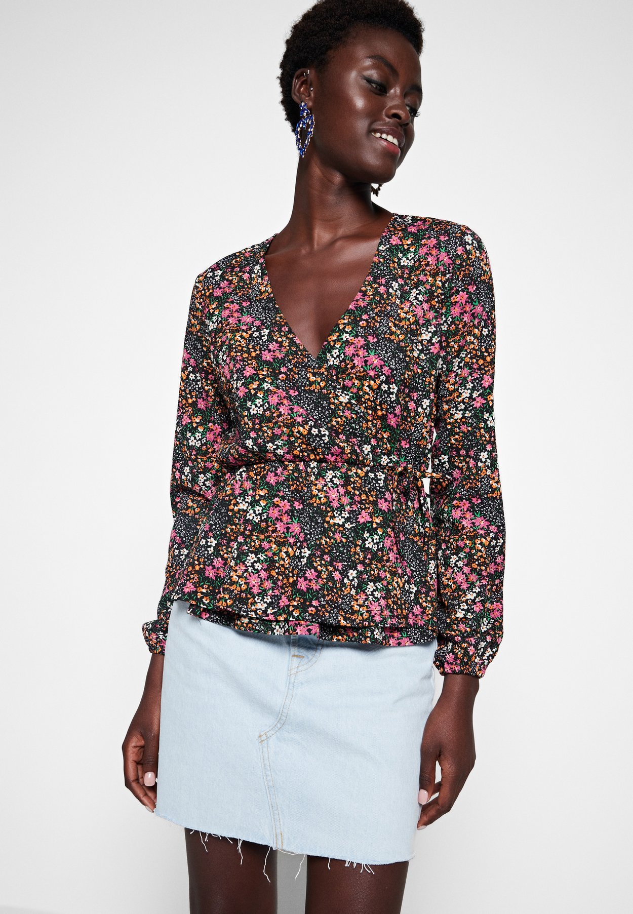ONLOVA WRAP TOP