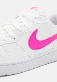 Nike Sportswear COURT BOROUGH LOW RECRAFT - Trainers - white/laser fuchsia