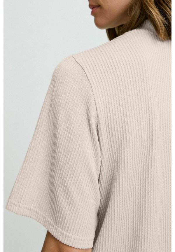 BYPESINA - Basic T-shirt - string4