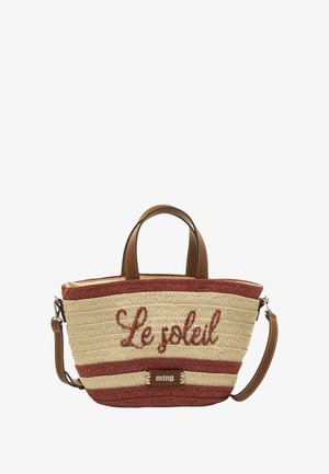 Strohtasche in Creme und rostrot gestreift mit kurzen braunen Griffen und verstellbarem Schultergurt; mit "Le soleil" Stickerei und Logo.