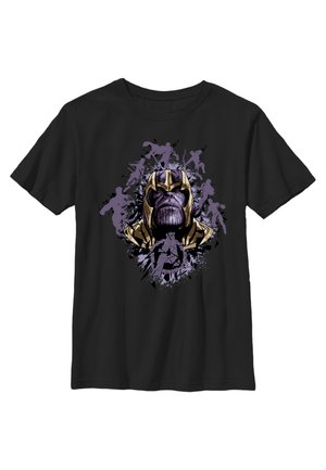 Sort t-shirt med en grafik af et lilla og guld karakteransigt, omkranset af sprøjt og silhuetter i lilla nuancer.