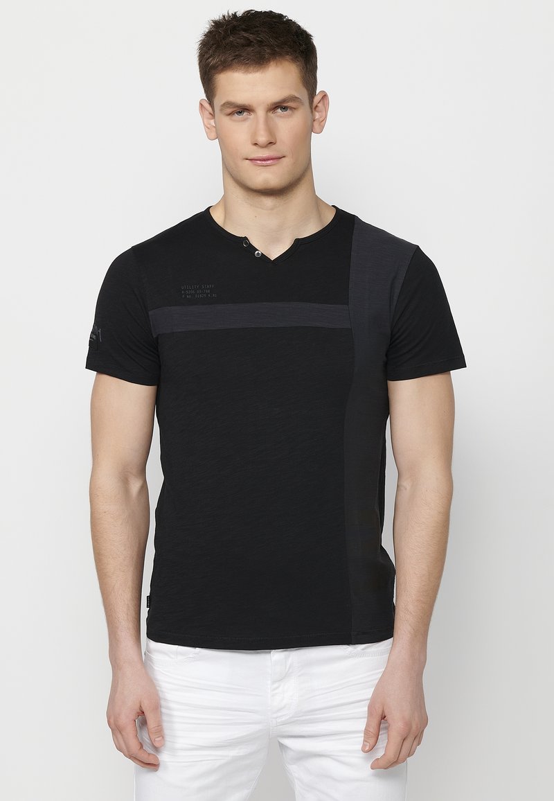 Koroshi SHORT SLEEVE - Apdrukāts T-krekls - black