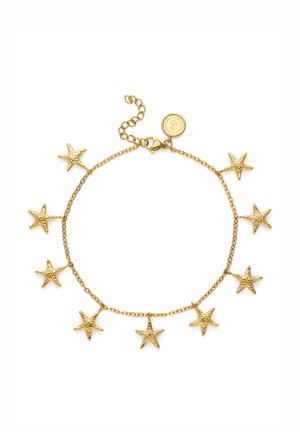 Pulsera de cadena de oro con nueve colgantes de estrella de mar texturizados distribuidos uniformemente alrededor de la cadena y una pequeña etiqueta redonda con el logotipo cerca del cierre.