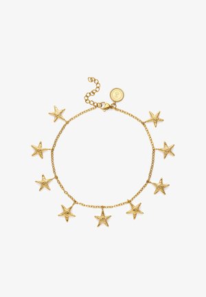Pulsera de cadena de oro con nueve colgantes de estrella de mar texturizados distribuidos uniformemente alrededor de la cadena y una pequeña etiqueta redonda con el logotipo cerca del cierre.