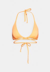 Top de bikini laranja brilhante com copas triangulares, cordões ajustáveis ao pescoço em estilo halter e um design cruzado com um laço nas costas. Textura suave.