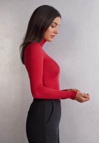 Intimissimi HOCHGESCHLOSSENES -ULTRALIGHT - Top s dlouhým rukávem - red