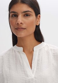 OPUS KURZARM FLANDRA - Bluse - milk