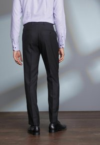 Next REGULAR FIT SIGNATURE  - Hlače za odijelo - black