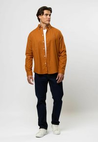 U.S. Polo Assn. CALVERT REG FIT - Ing - pumpkin spice