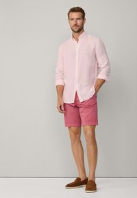 Hackett London Shorts - cranberry pink