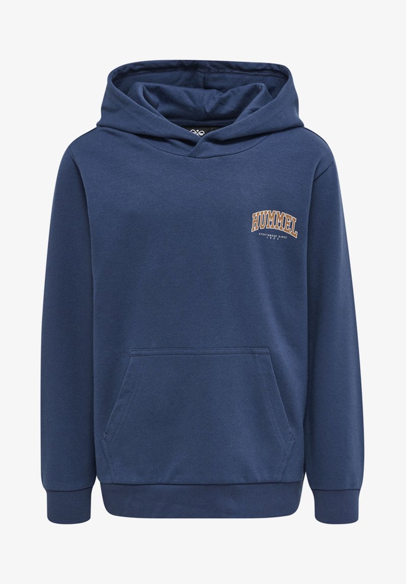 Sweat à capuche bleu marine avec poche kangourou à l'avant, poignets côtelés, et logo "HUMMEL" en orange et blanc sur la poitrine gauche.