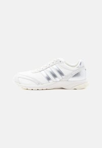 Sélectionné, off white/silver-coloured metallic/footwear white