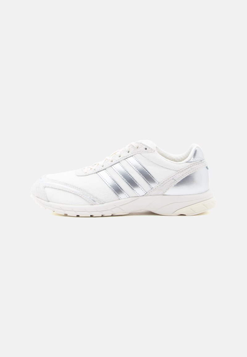 adidas Originals ADIZERO ADIOS OG off white/silver-coloured metallic/footwear white/off-white