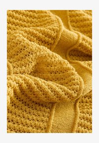 Niet geselecteerd, yellow ochre