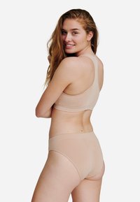 Danish Endurance SEAMLESS 3 PACK - Slip - nude beige/nude - Zalando.at
