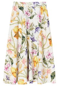 Fustă florală din material ușor, cu flori multicolore în nuanțe de mov, galben, roz și verde pe un fond alb; design evazat.
