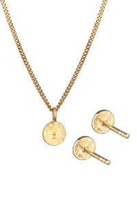 Collier plaqué or avec un pendentif rond, surface texturée, et une paire de boucles d'oreilles à clous circulaires assorties. Le style de la chaîne est en maillons.