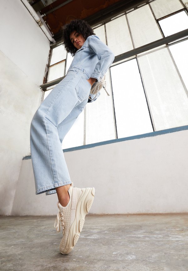 PROJECT - Trainers - bone