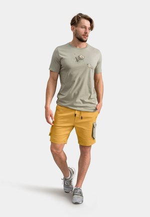KOUT - Shorts - sulphur