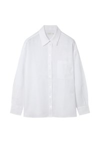 Camisa blanca de manga larga con botones, cuello y bolsillo en el pecho, exhibida extendida sobre un fondo blanco.