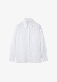 Camisa blanca de manga larga con botones, cuello y bolsillo en el pecho, exhibida extendida sobre un fondo blanco.