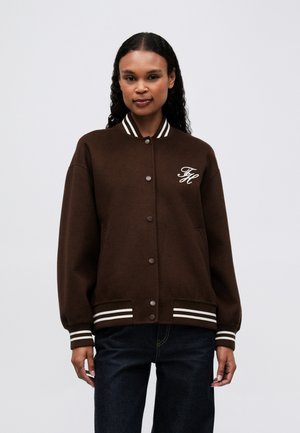 VARSITY - Bombera - legacy brown