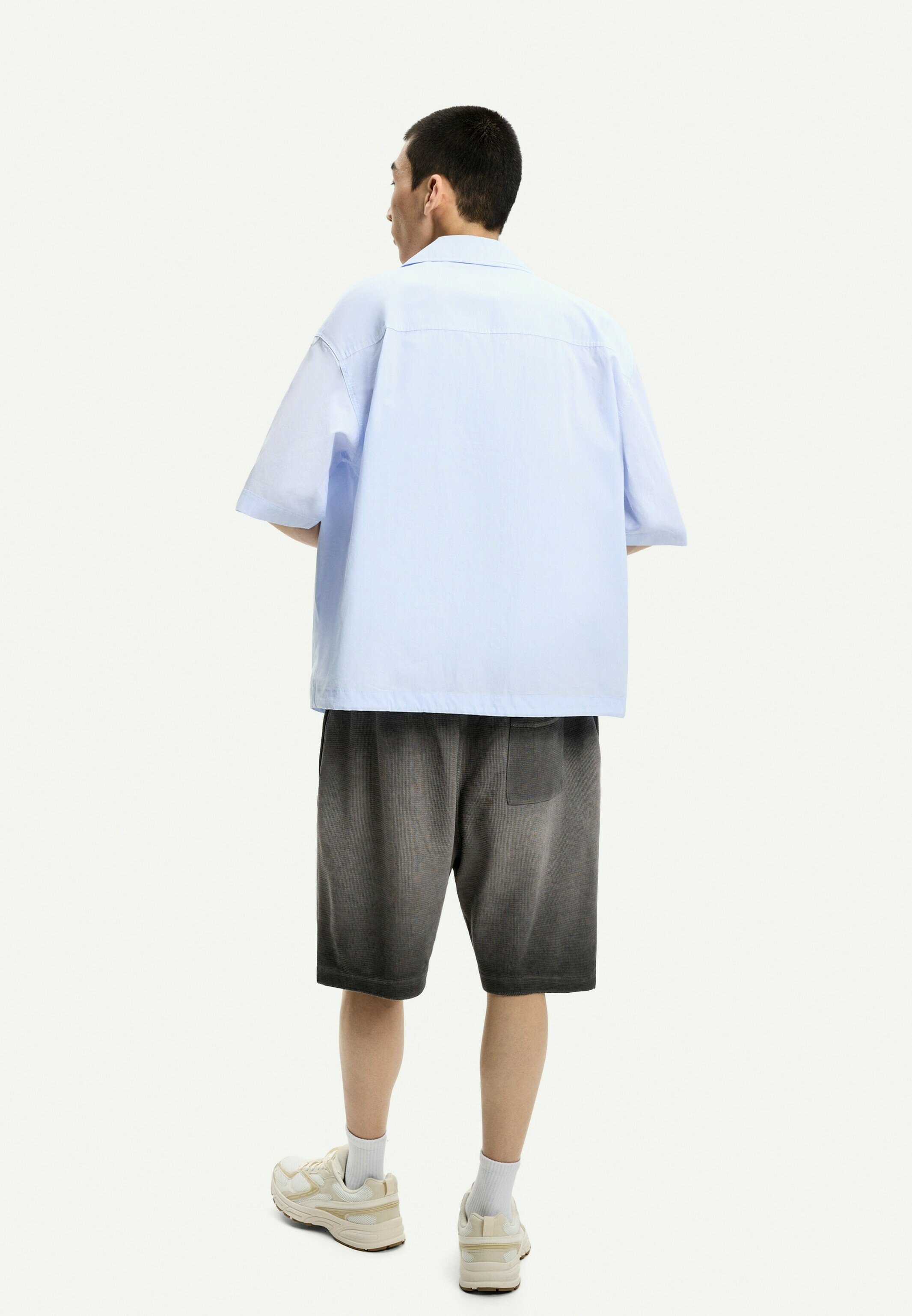 【BERSHKA】FADED - EFFECT WAFFLE ベルシュカ ショートパンツ Bershka faded effect waffle knit bermuda shorts in light