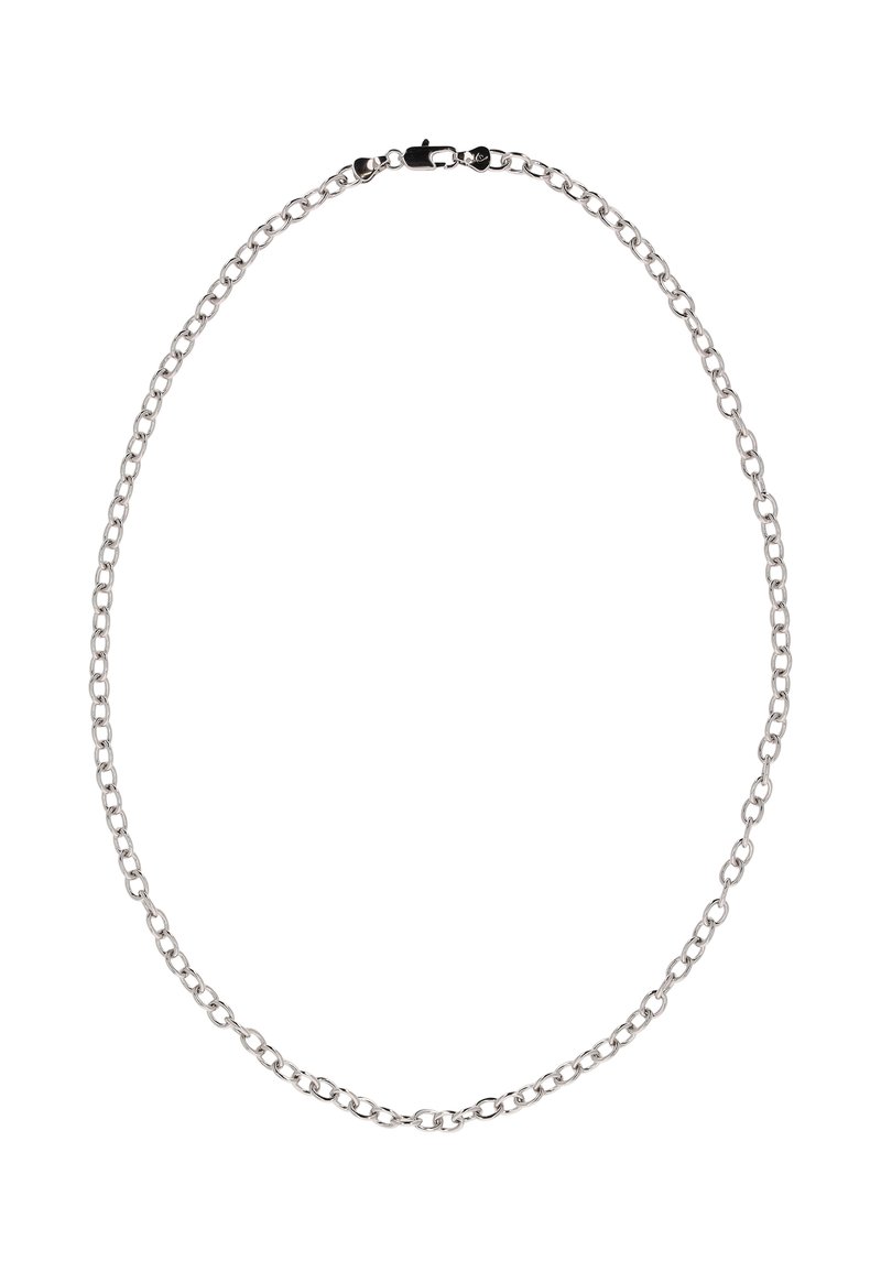 Stříbrný řetězový náhrdelník s oválnými články a karabinkovým zapínáním na bílém pozadí.