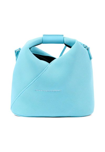 Sac seau bleu clair à texture douce avec une poignée courte et un design plié et structuré.