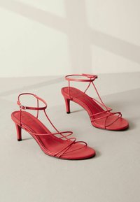 Next SIGNATURE - REGULAR FIT - Sandaler - red