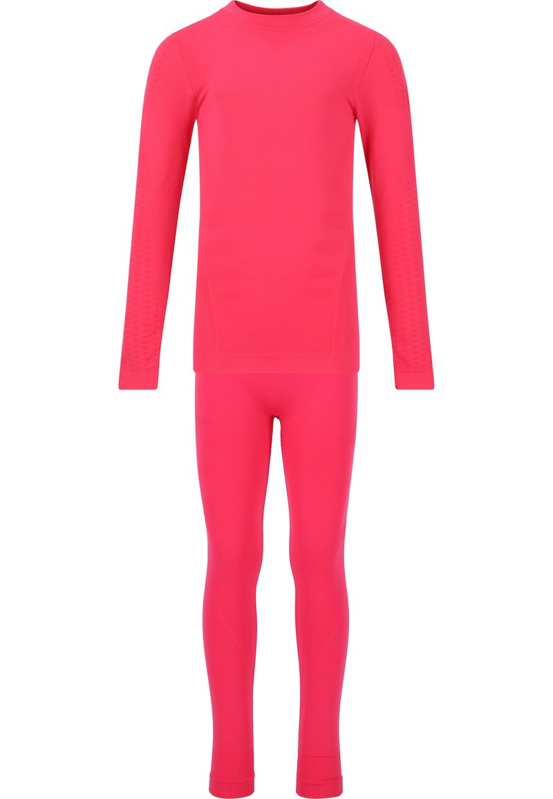 Combinaison thermique rose vif avec des manches longues et des jambes ajustées, fabriquée dans un tissu extensible avec une texture lisse et de subtils accents côtelés.