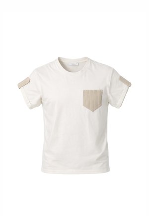 T-shirt bianca a maniche corte con tasca a righe beige sul lato sinistro del petto e dettagli beige su entrambe le maniche.