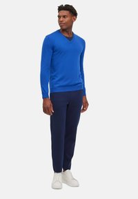 FALKE BASIC NEW MERINO V-NECK - Maglione - yve