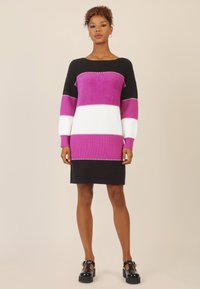 Apart COLORBLOCKING  - Robe pull - schwarz-lila-creme